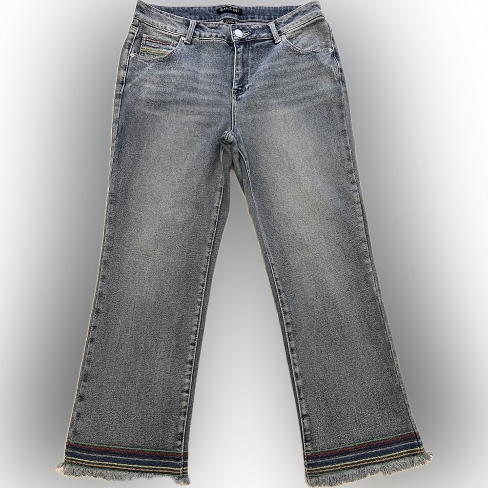 Super Cute Baccini embroidered sz 10 high rise cropped jeans